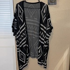 Aztec Print Cape Size OS
